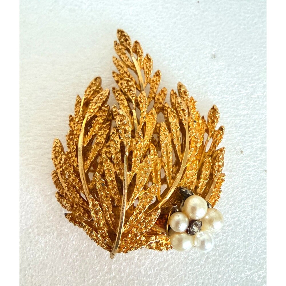 Vintage 1960s Gold Tone Textured Leaf Spray Faux Pearl Flower Brooch Pin